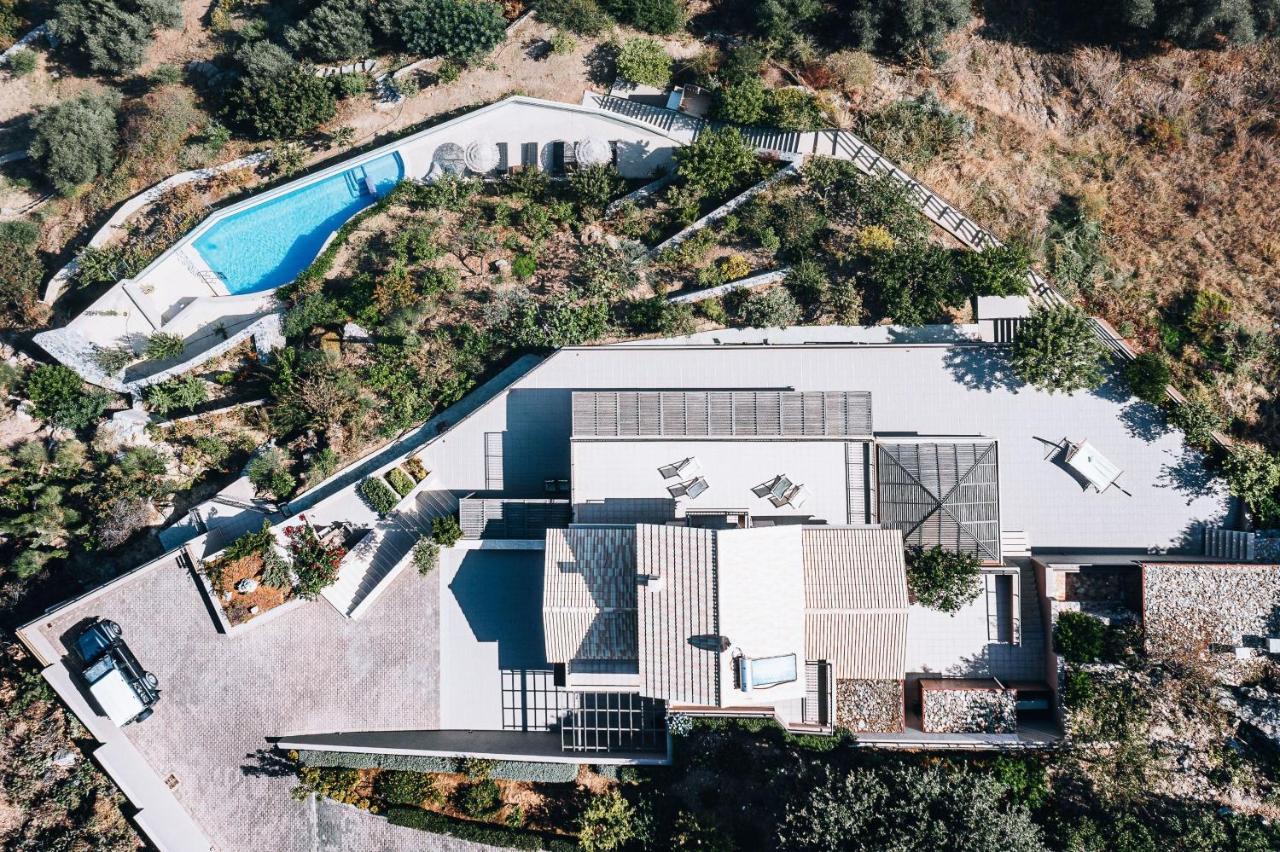 Villa Omikron Rodhia (Crete)
