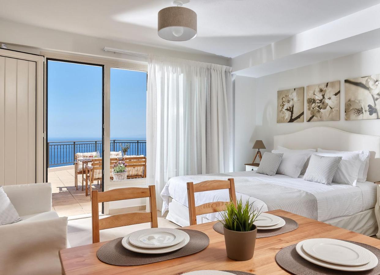 Villa Omikron Rodhia (Crete)
