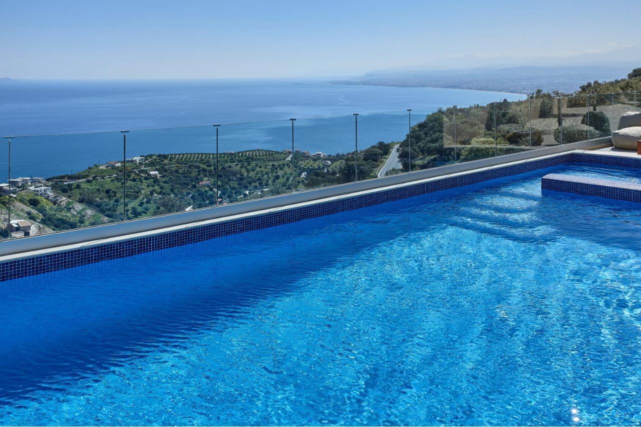 Omikron Villa *