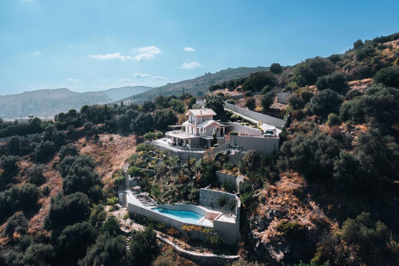 Villa Omikron *